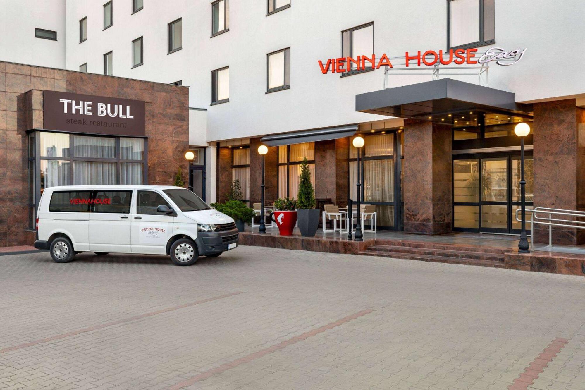 Готель Vienna House Easy By Wyndham Bucharest Airport Отопень Екстер'єр фото